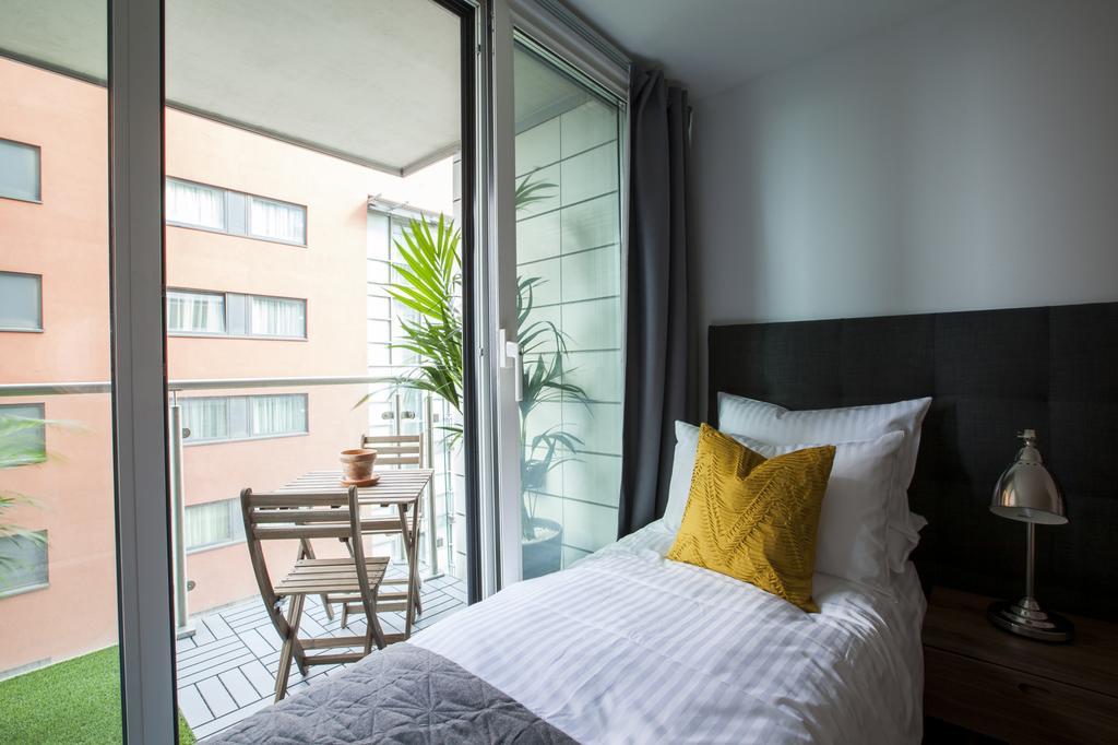Royal Victoria Docks Apartman London Szoba fotó
