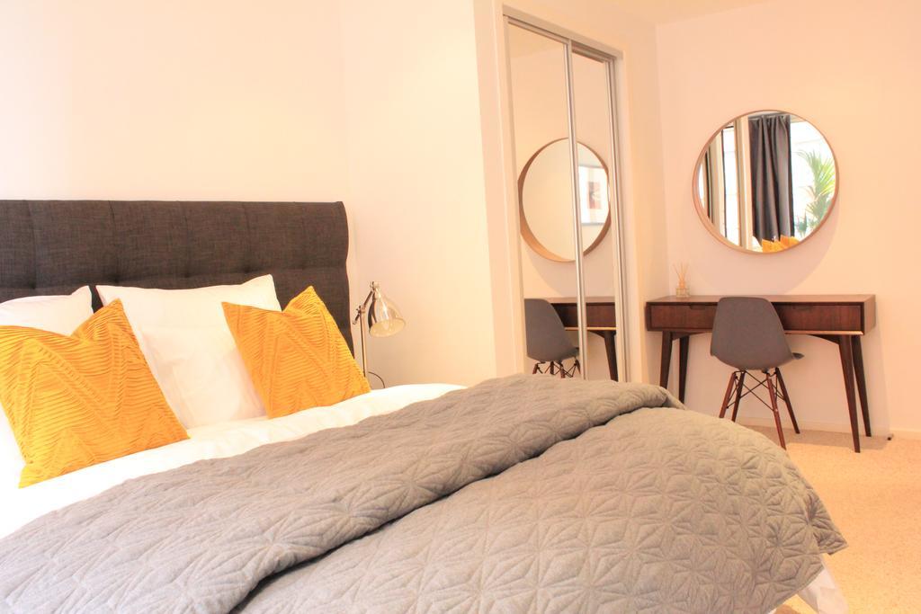 Royal Victoria Docks Apartman London Szoba fotó